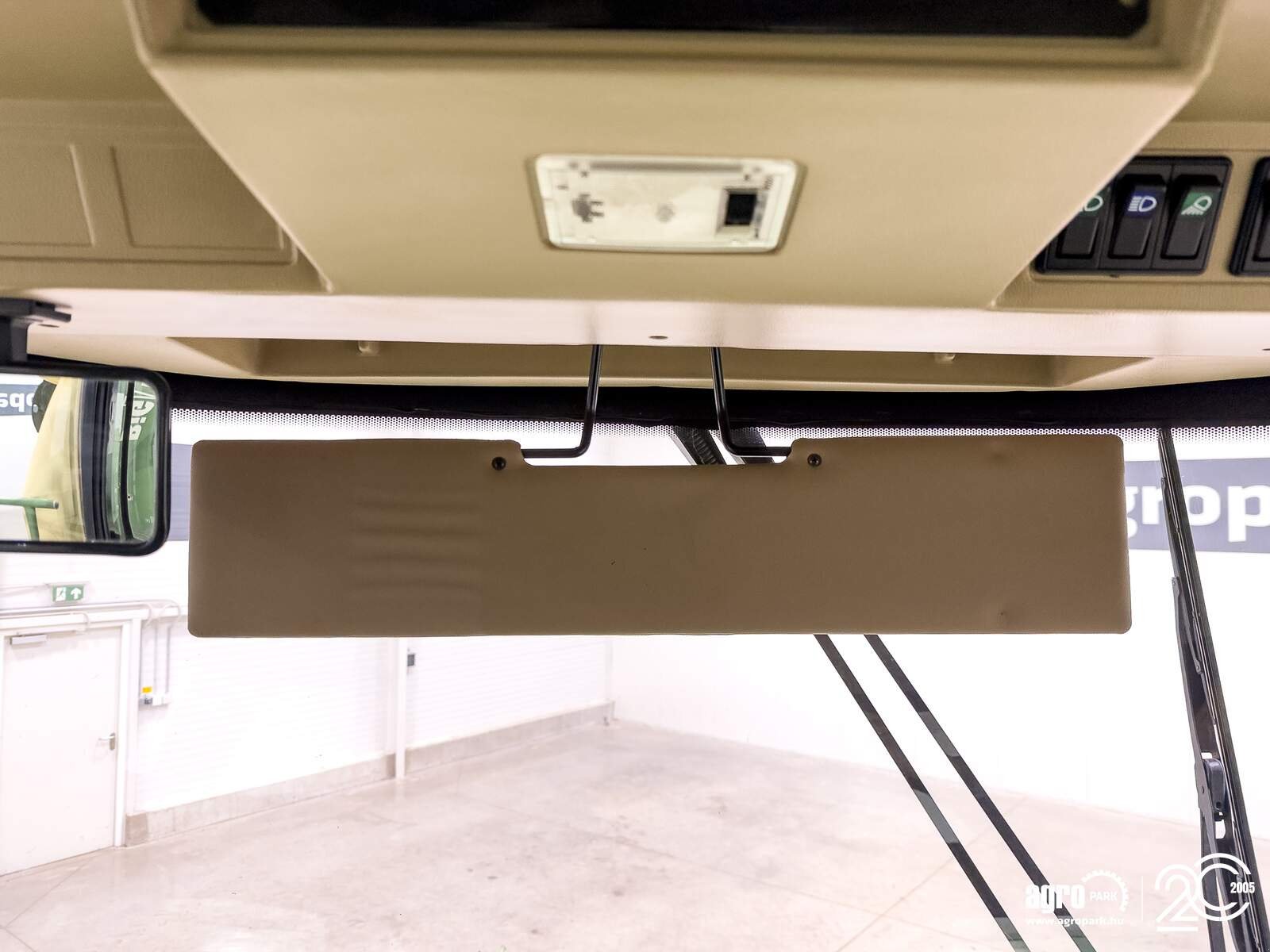 Mähwerk des Typs Krone BIG M 419-83 9,1 m working width, air conditioning, 40 km/h hydrostatic transmission, 337 L pump, permanent all-wheel drive, Gebrauchtmaschine in Csengele (Bild 27)