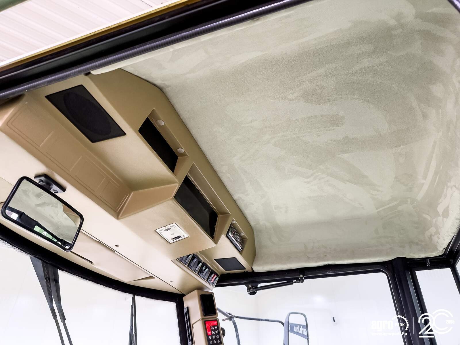 Mähwerk des Typs Krone BIG M 419-83 9,1 m working width, air conditioning, 40 km/h hydrostatic transmission, 337 L pump, permanent all-wheel drive, Gebrauchtmaschine in Csengele (Bild 28)