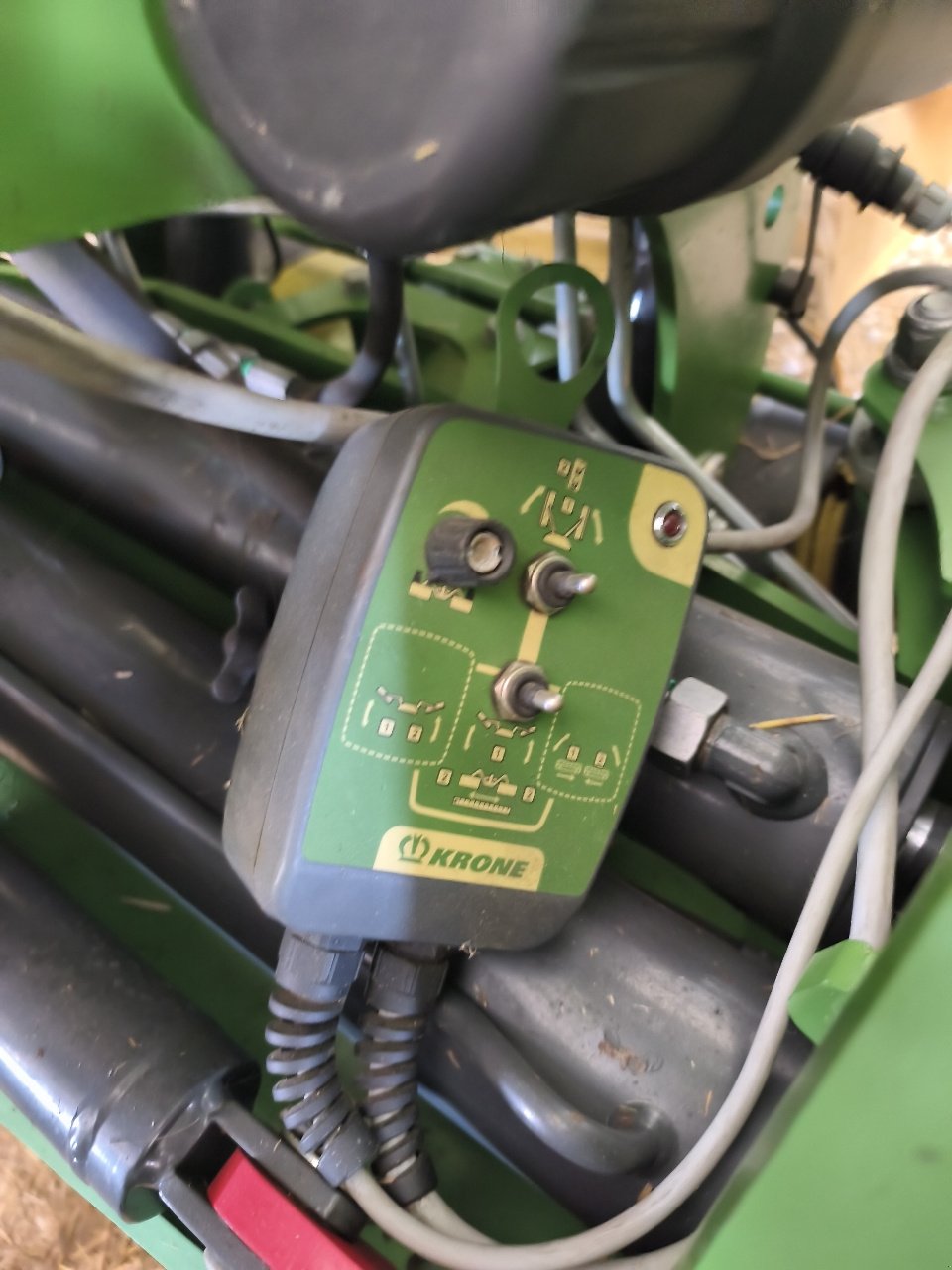 Mähwerk del tipo Krone EASY CUT B 950, Gebrauchtmaschine In Gondrecourt-le-Château (Immagine 3)