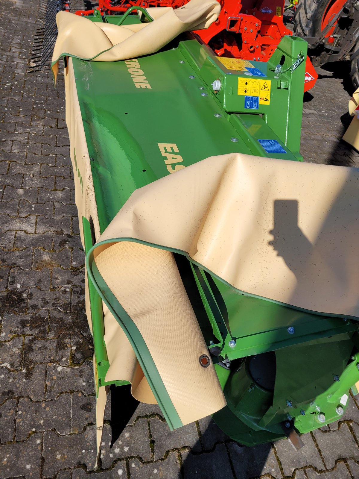 Mähwerk of the type Krone Easy Cut F 320 M, Neumaschine in Moosbach (Picture 7)