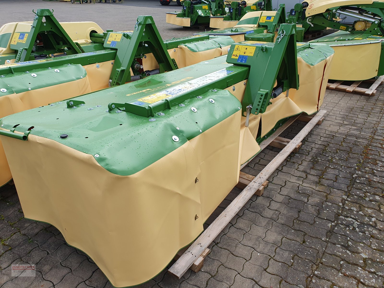 Mähwerk of the type Krone Easy Cut F 320 M, Neumaschine in Kirkel-Altstadt (Picture 3)
