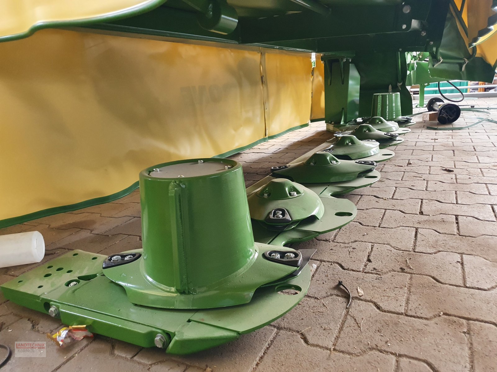 Mähwerk Türe ait Krone Easy Cut R 320, Neumaschine içinde Kirkel-Altstadt (resim 4)