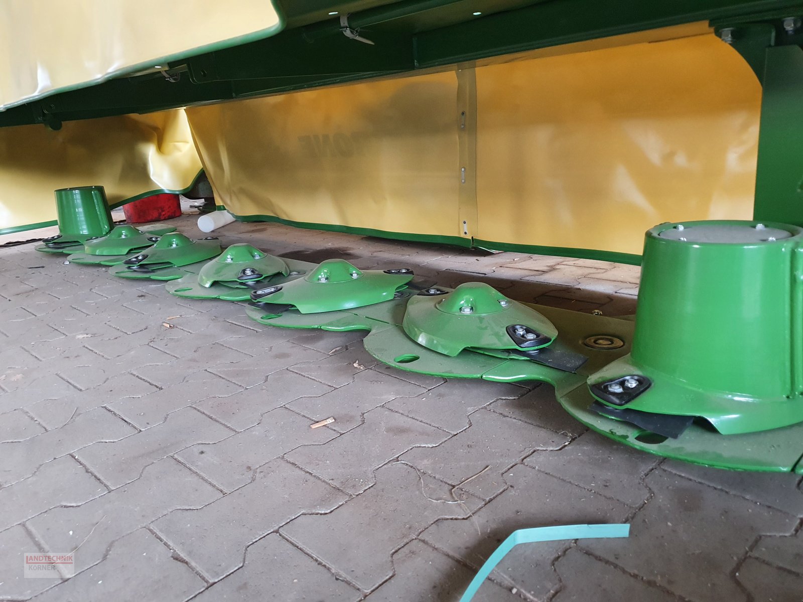 Mähwerk Türe ait Krone Easy Cut R 320, Neumaschine içinde Kirkel-Altstadt (resim 5)