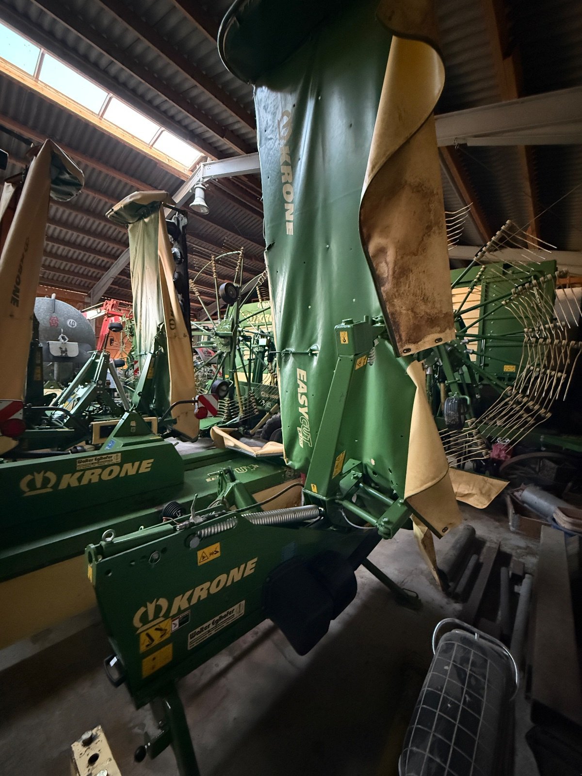 Mähwerk del tipo Krone Easy Cut R 320, Gebrauchtmaschine In Lengenfeld (Immagine 5)