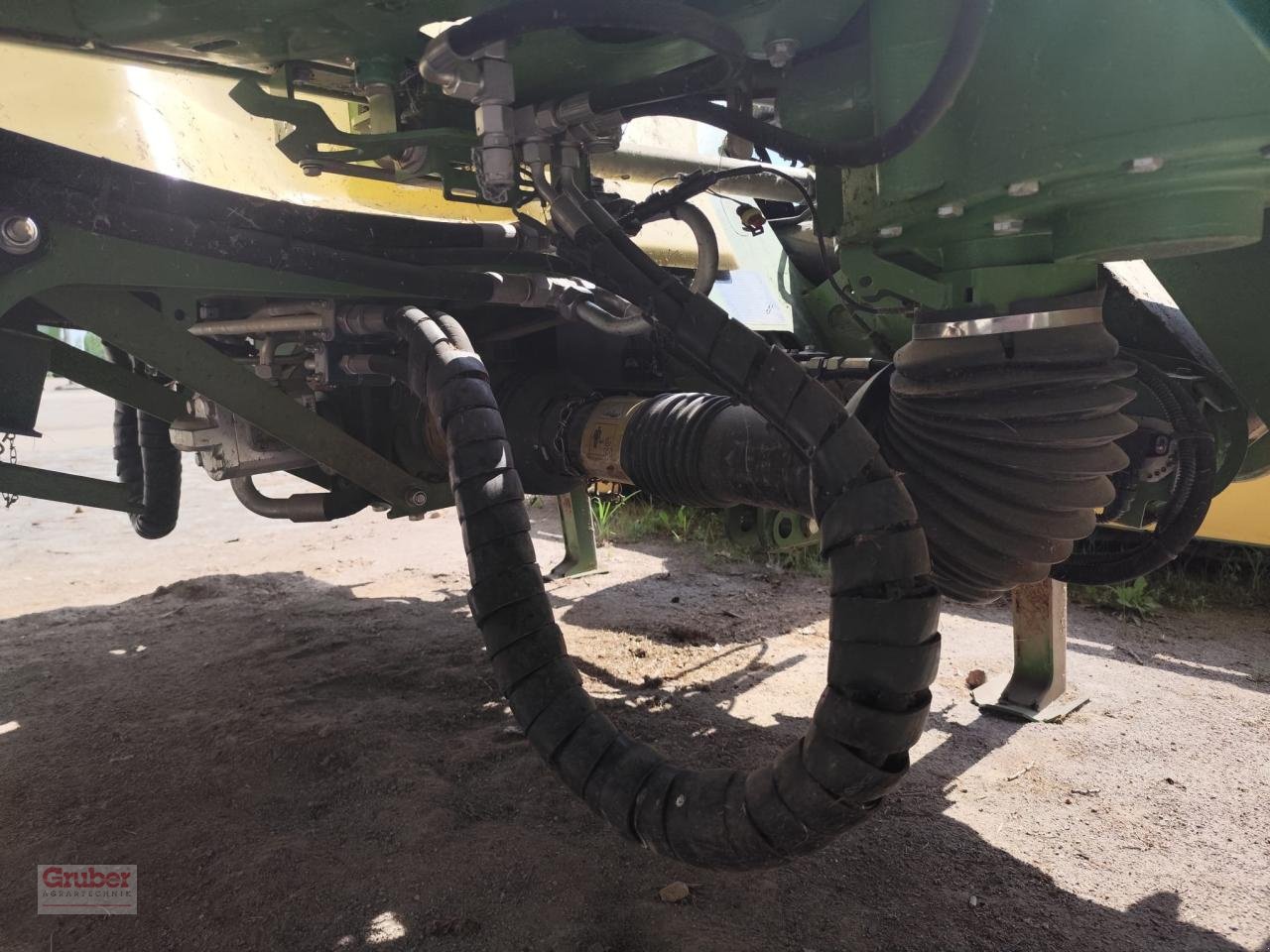 Mähwerk of the type Krone EasyCut B1000CV Collect + F320CV, Gebrauchtmaschine in Elsnig (Picture 4)