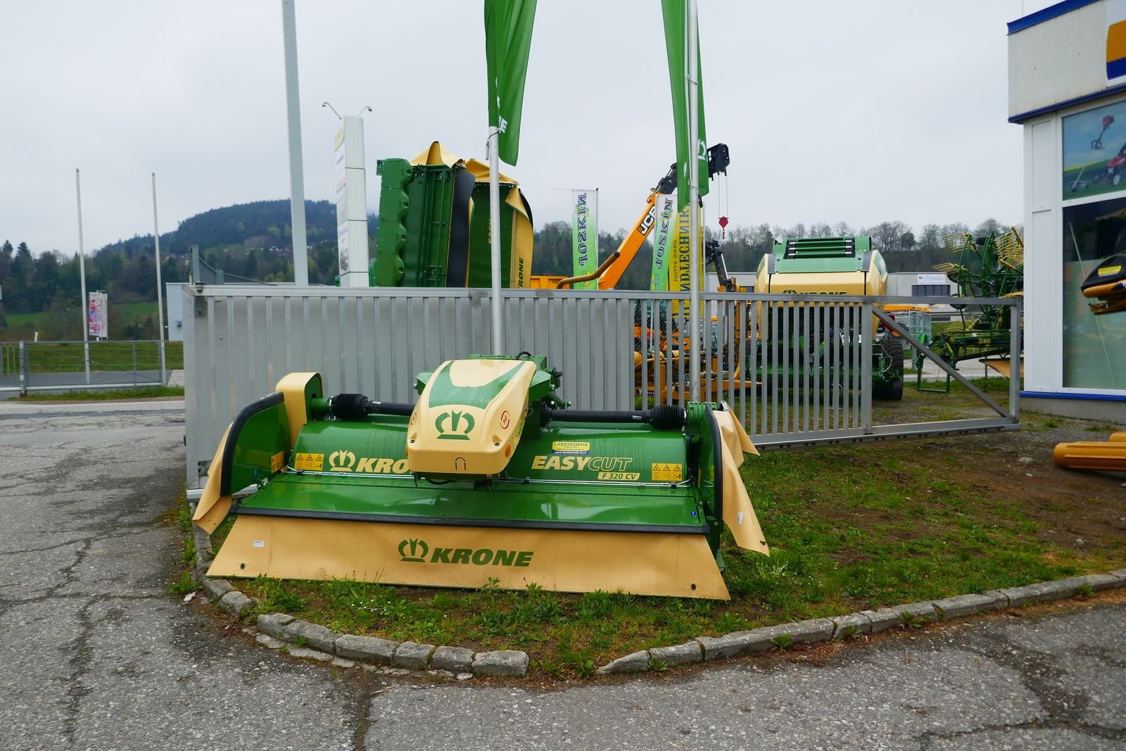 Mähwerk Türe ait Krone EasyCut F 320 CV Pull Gen. 2, Gebrauchtmaschine içinde Villach (resim 1)