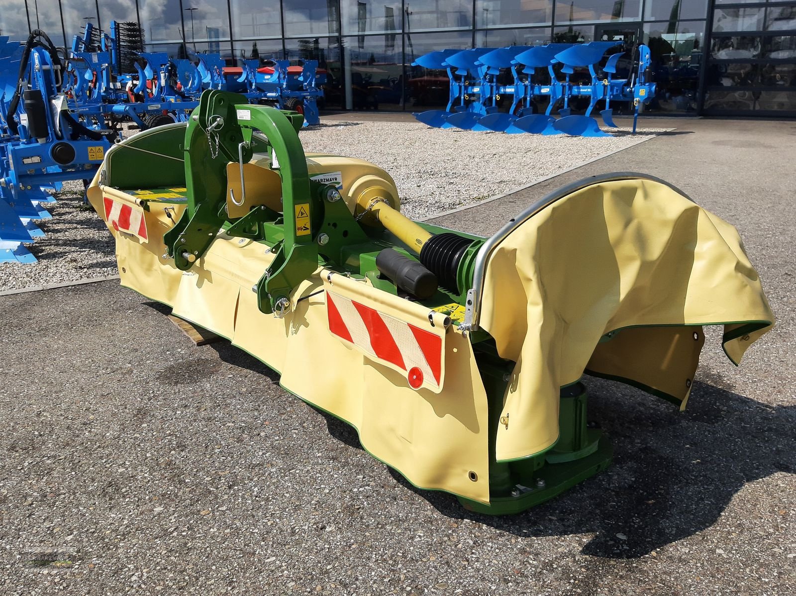 Mähwerk of the type Krone EasyCut F 320 M (3Gen) geschoben, Neumaschine in Gampern (Picture 4)