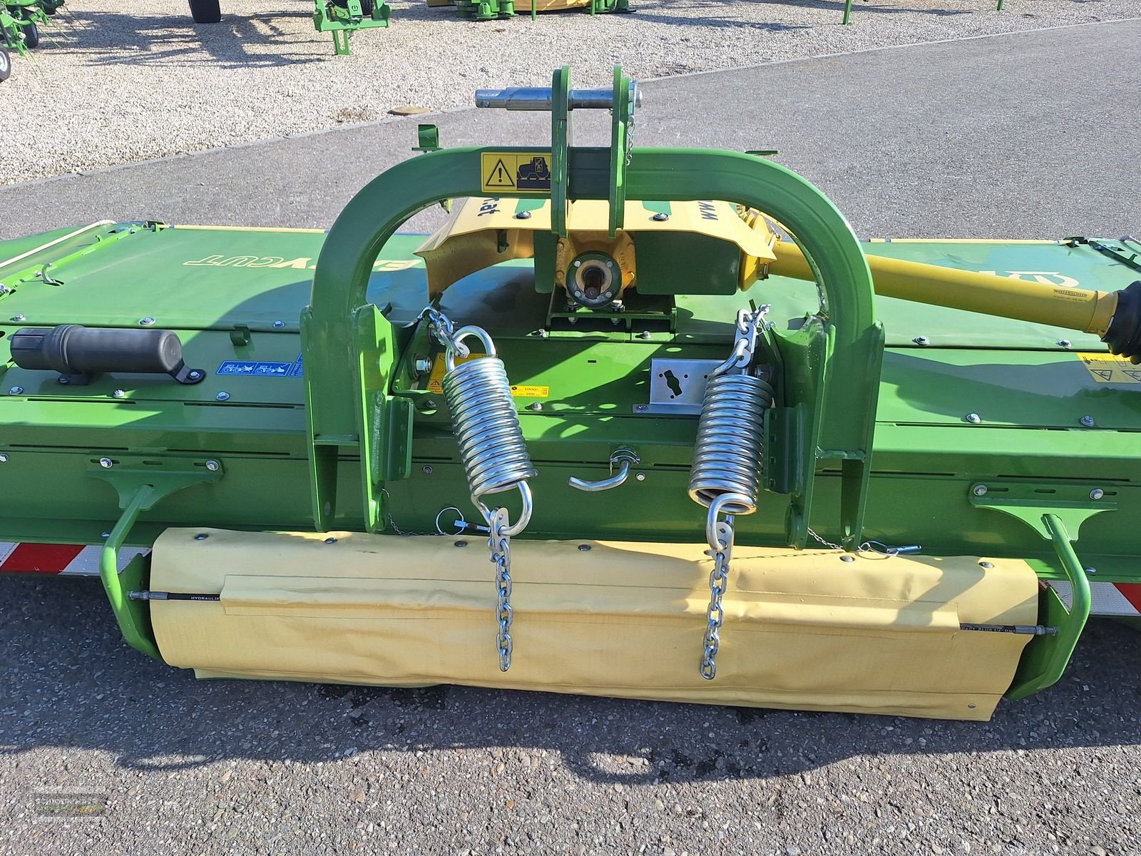 Mähwerk Türe ait Krone EasyCut F320 G4 SS geschoben, Neumaschine içinde Gampern (resim 11)