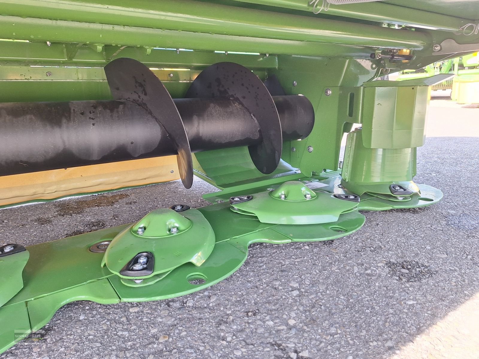 Mähwerk Türe ait Krone EasyCut F320 G4 SS geschoben, Neumaschine içinde Gampern (resim 13)