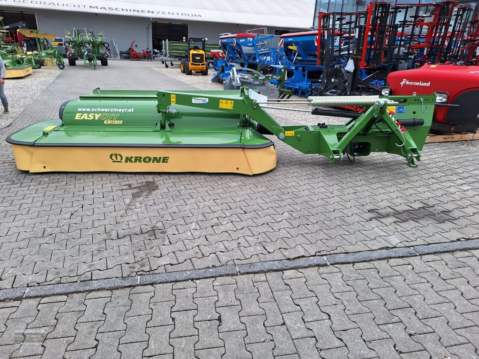 Mähwerk of the type Krone EasyCut R 320 CV, Neumaschine in Aurolzmünster (Picture 7)