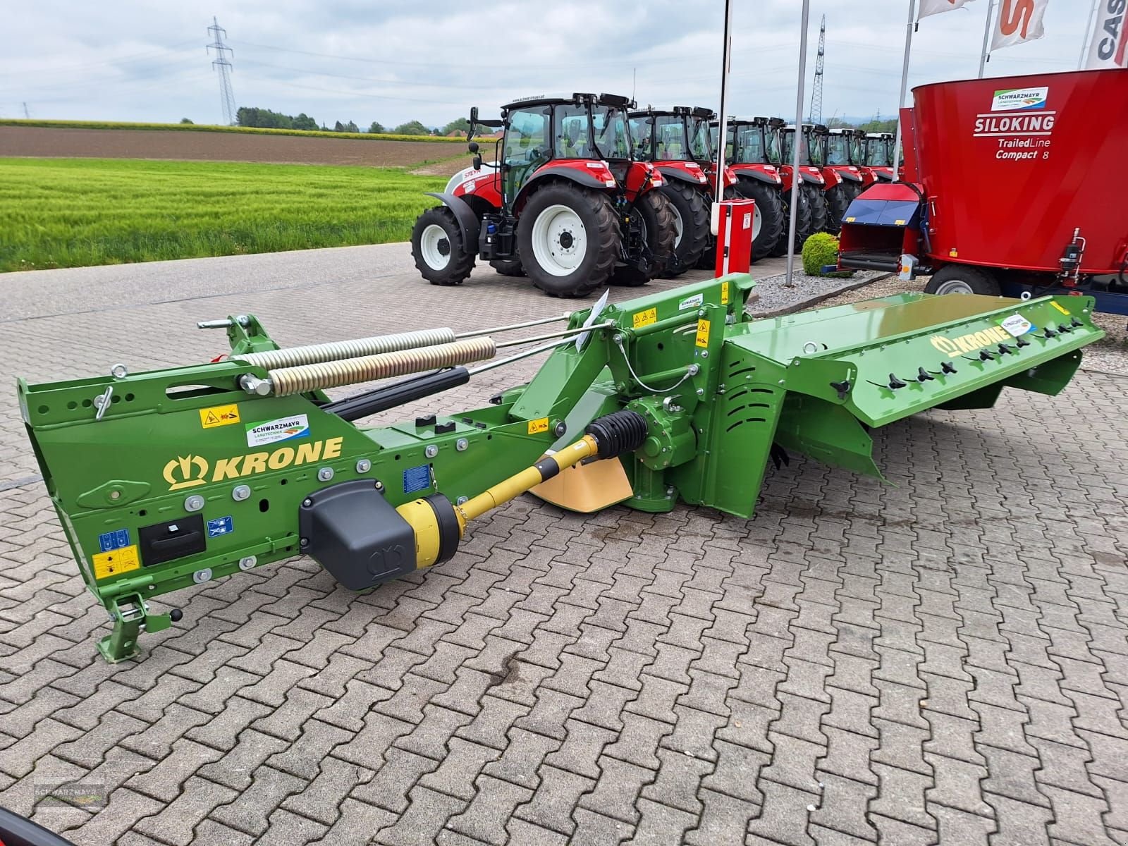 Mähwerk of the type Krone EasyCut R 320 CV, Neumaschine in Aurolzmünster (Picture 8)