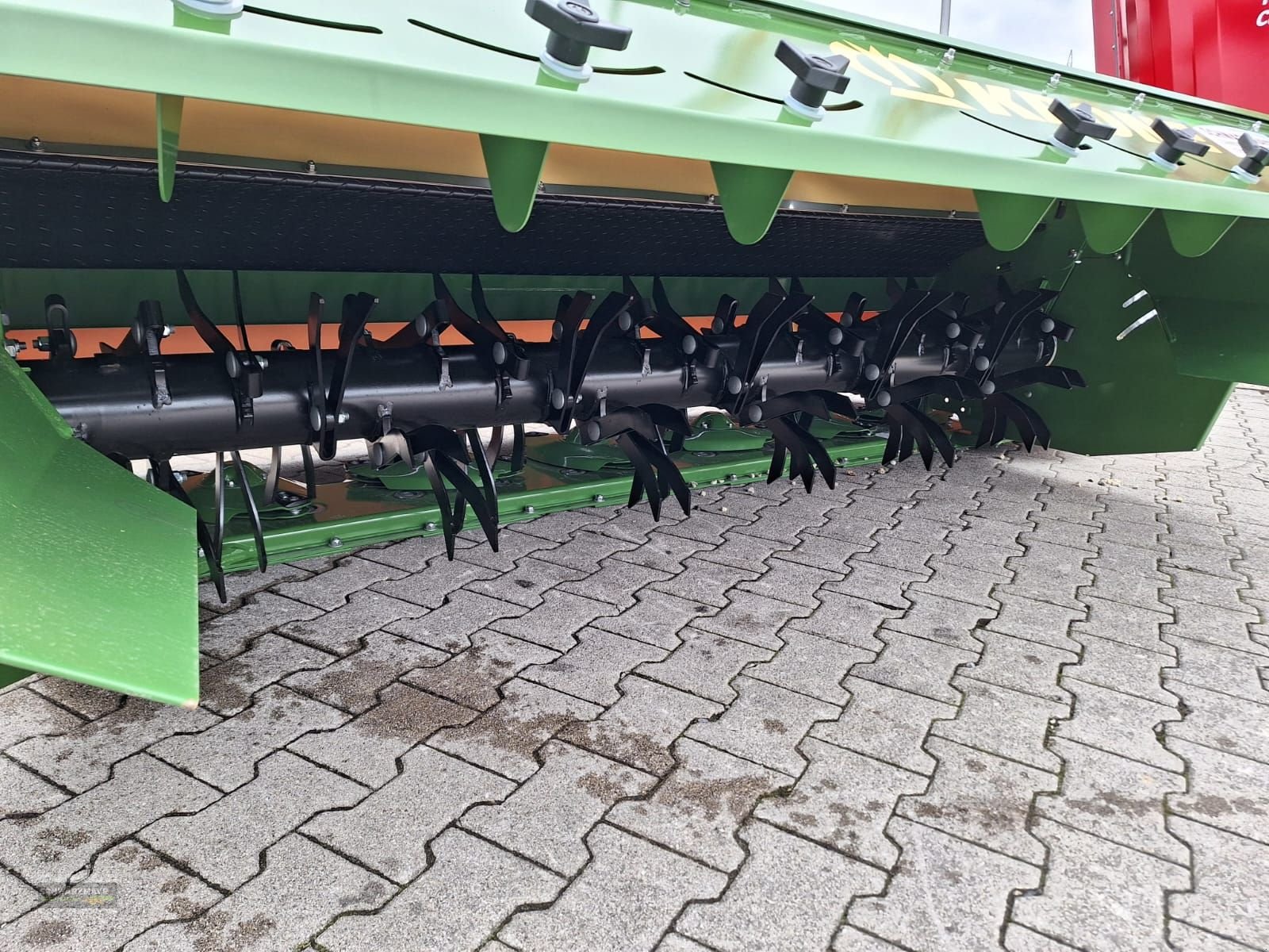Mähwerk of the type Krone EasyCut R 320 CV, Neumaschine in Aurolzmünster (Picture 11)
