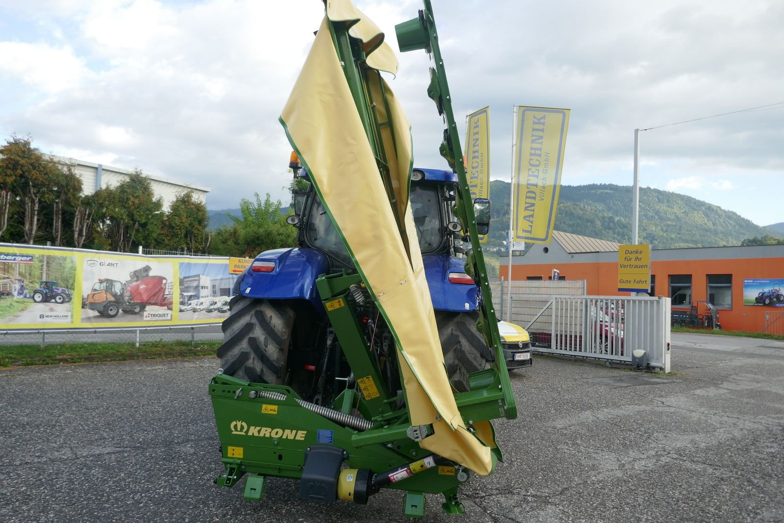 Mähwerk of the type Krone EasyCut R 320, Gebrauchtmaschine in Villach (Picture 1)