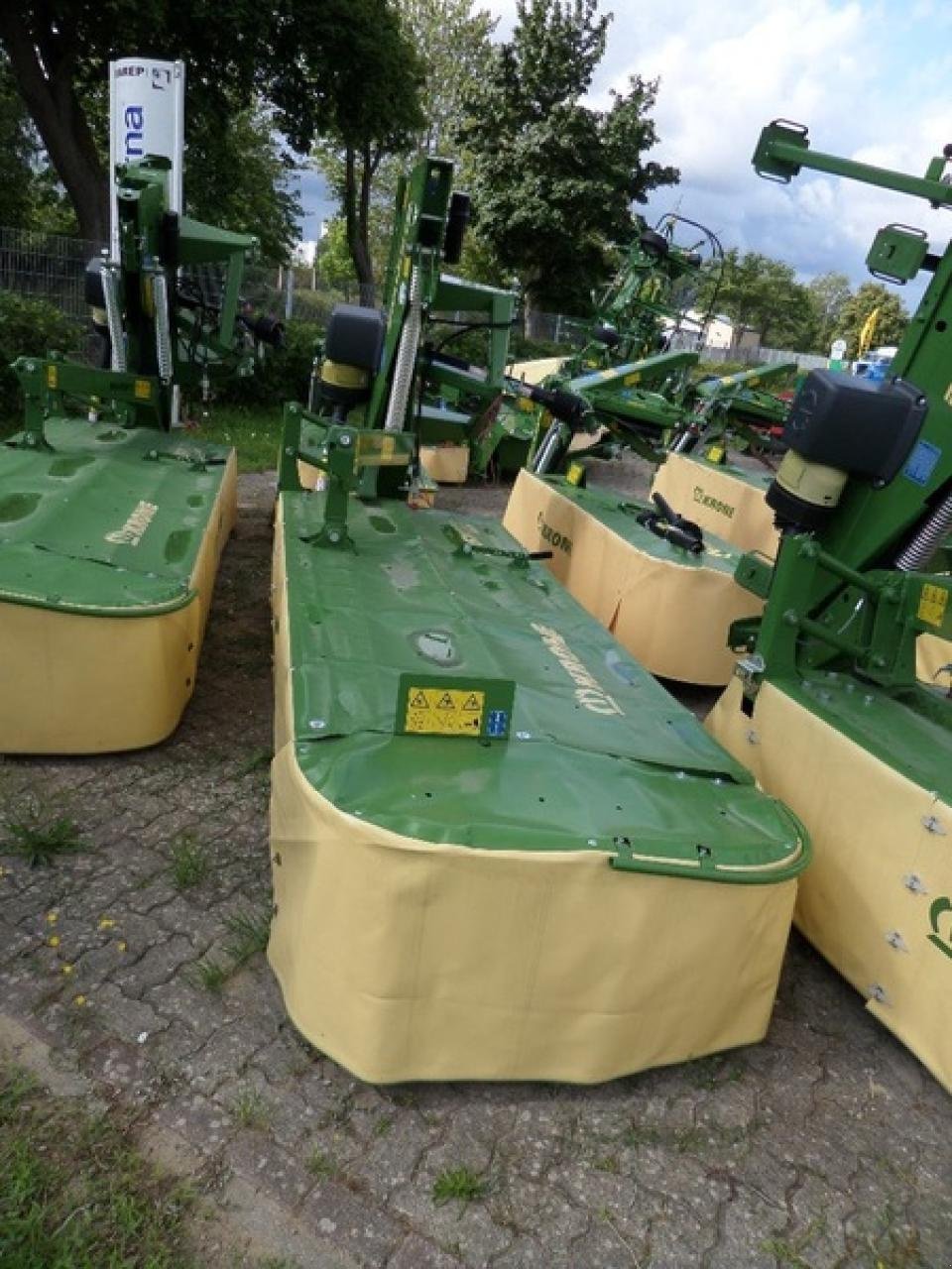 Mähwerk of the type Krone EASYCUT R320 SCHEIBENMÄHWERK, Neumaschine in Vehlow (Picture 6)