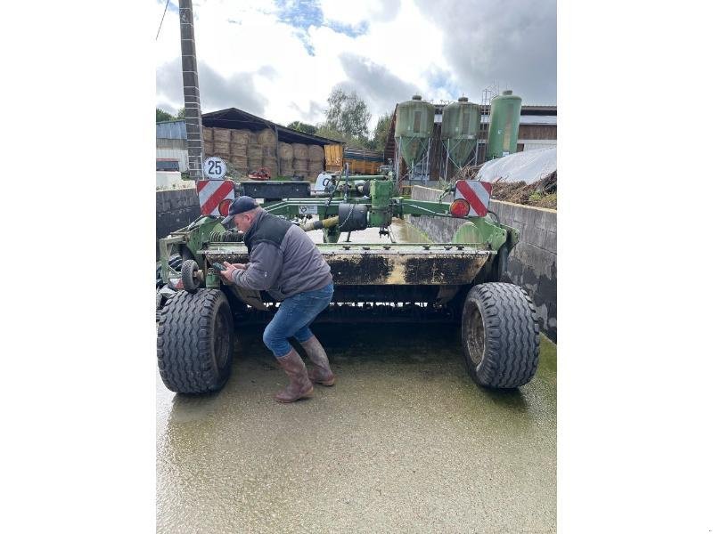 Mähwerk Türe ait Krone EASYCUT-TC-320CV, Gebrauchtmaschine içinde ANTIGNY (resim 2)