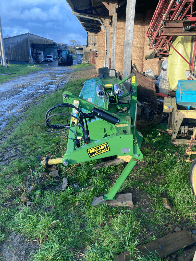 Mähwerk typu Krone EC R400, Gebrauchtmaschine w CINTHEAUX (Zdjęcie 3)