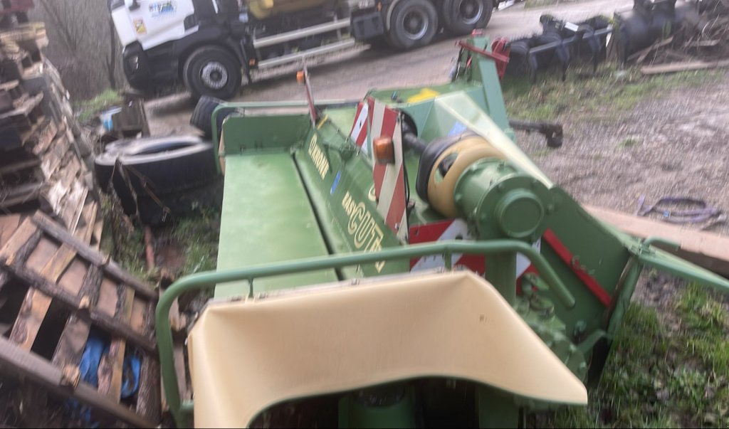 Mähwerk del tipo Krone Ecf 32 cv, Gebrauchtmaschine In Millau (Immagine 4)