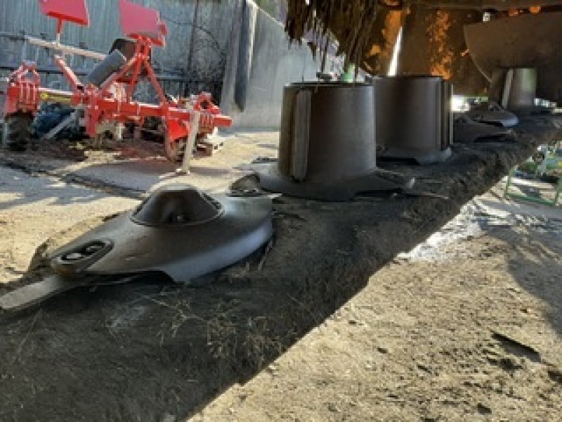 Mähwerk of the type Krone ECR 400, Gebrauchtmaschine in SAINT NIZIER DE FORNAS (Picture 4)