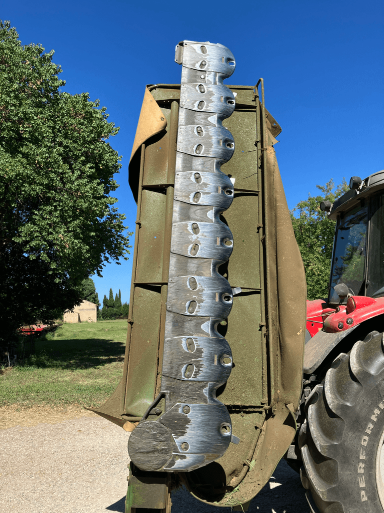 Mähwerk Türe ait Krone FAUCHEUSE ACTIVE MOW R 320, Gebrauchtmaschine içinde SAINT ANDIOL (resim 1)