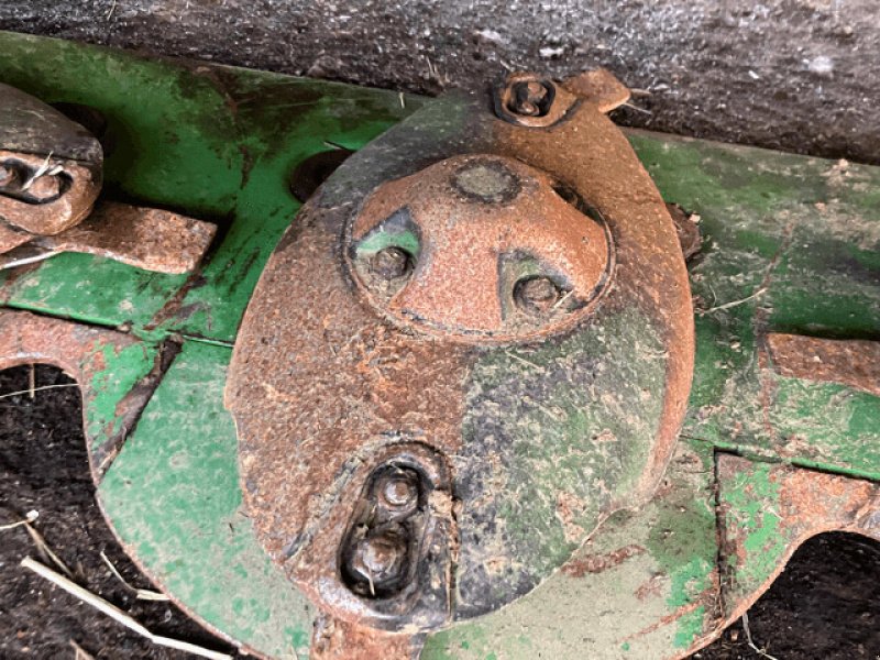 Mähwerk typu Krone FAUCHEUSE KRONE EASY CUT R320, Gebrauchtmaschine w NOGENT (Zdjęcie 8)