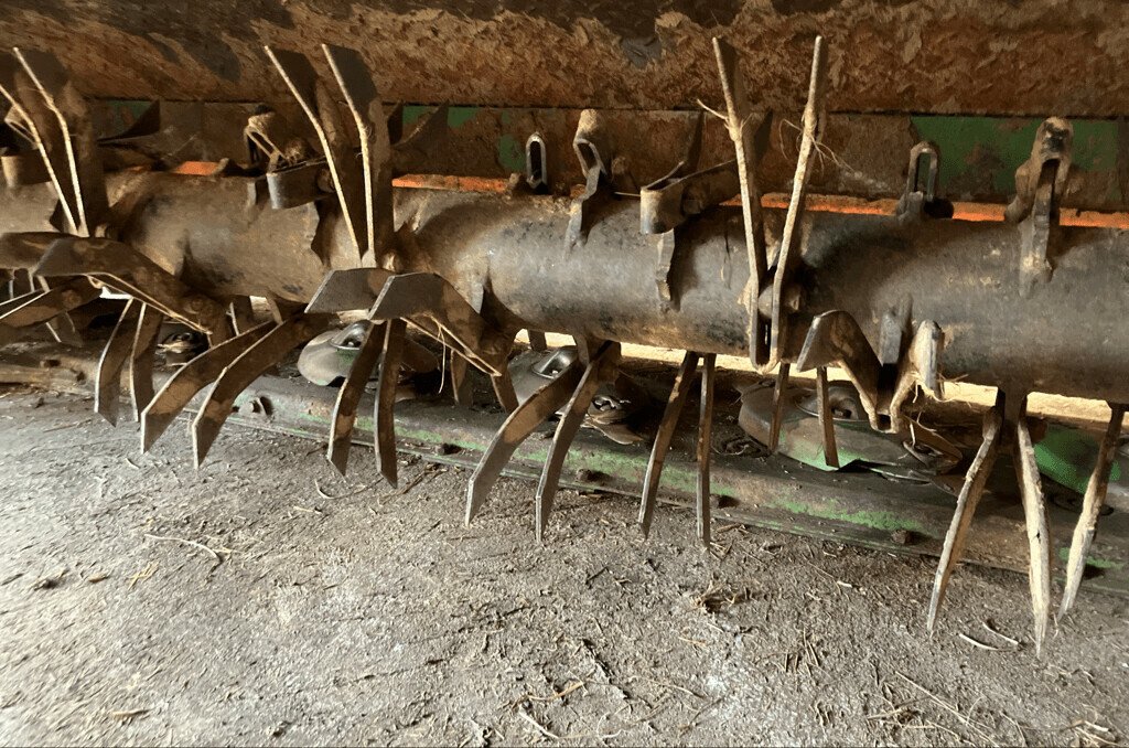 Mähwerk типа Krone KRONE EASY CUT R 320 CV, Gebrauchtmaschine в NOGENT (Фотография 5)