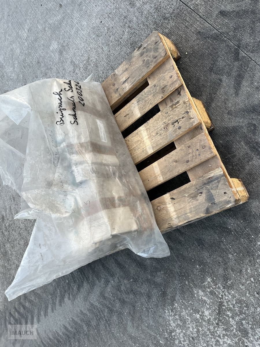 Mähwerk des Typs Krone schmalere Schwadablage Beipack, Neumaschine in Burgkirchen (Bild 2)