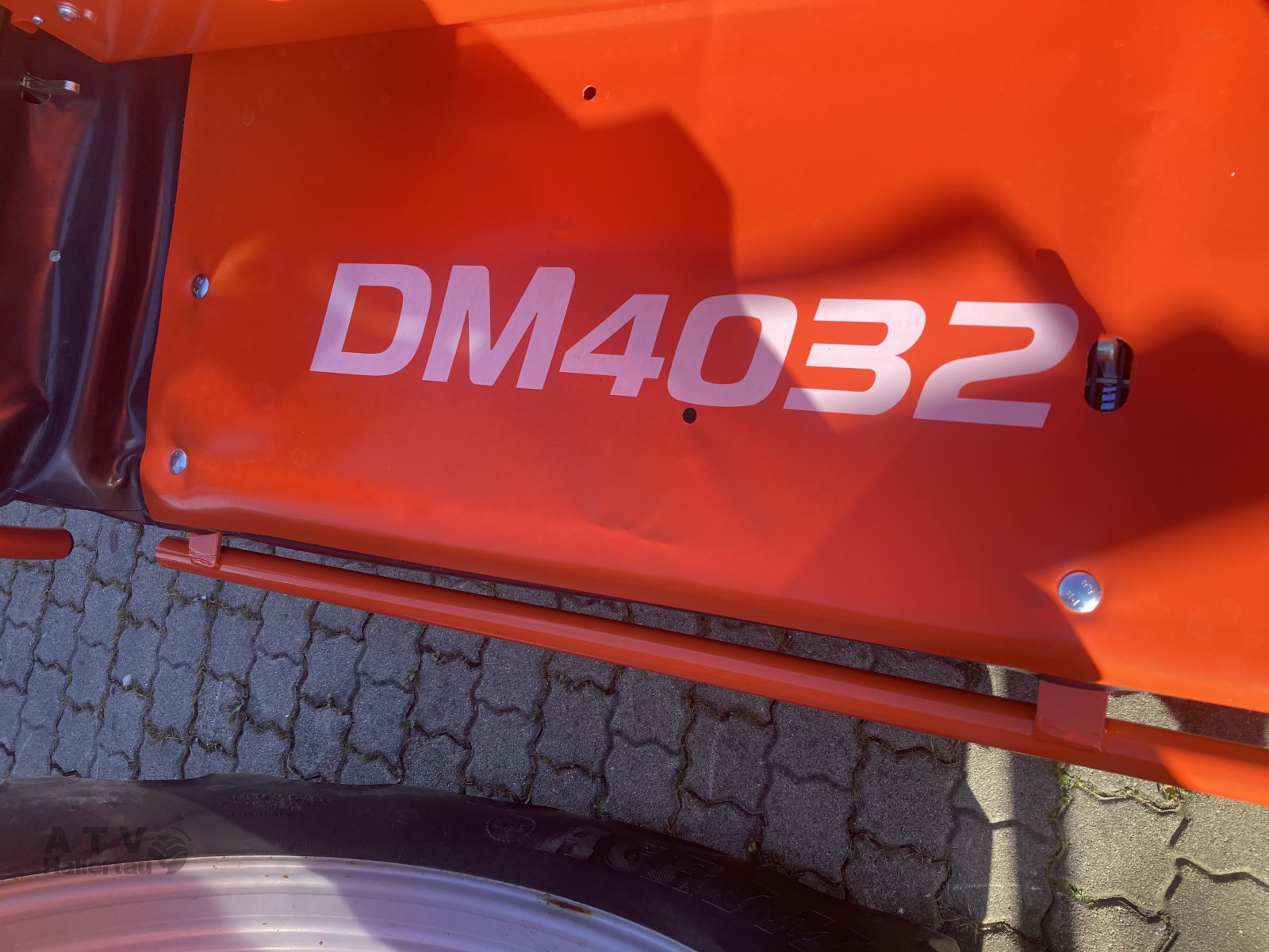 Mähwerk des Typs Kubota DM 4032 Frontmähwerk, Neumaschine in Schweitenkirchen (Bild 7)