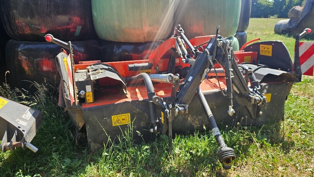 Mähwerk van het type Kubota DM4032S, Gebrauchtmaschine in COGNAC LA FORET (Foto 2)