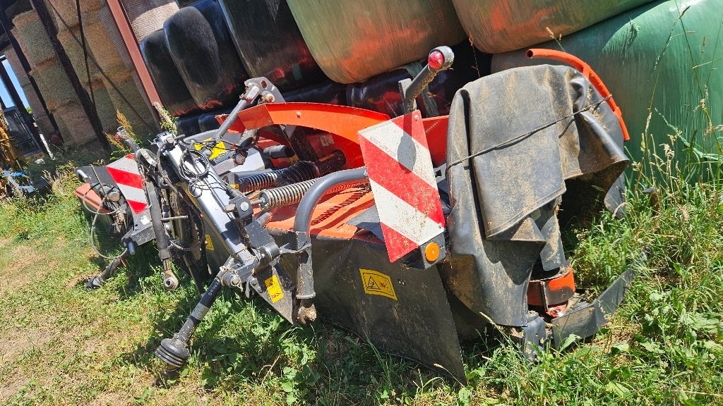 Mähwerk van het type Kubota DM4032S, Gebrauchtmaschine in COGNAC LA FORET (Foto 3)
