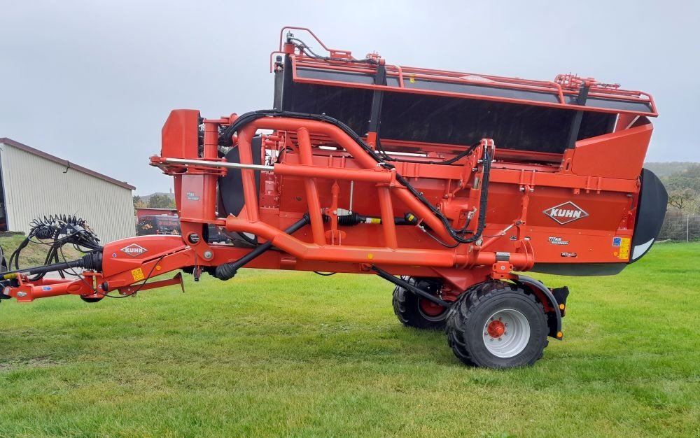 Mähwerk of the type Kuhn FC 13460 RA, Neumaschine in Bad Freienwalde (Picture 3)