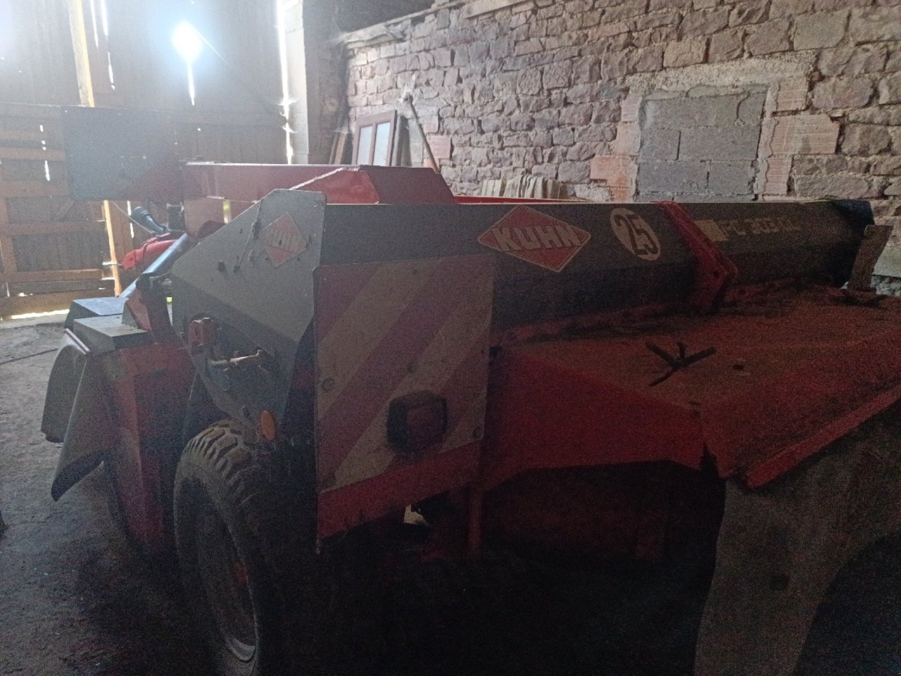 Mähwerk typu Kuhn FC 303 GL, Gebrauchtmaschine v MANDRES-SUR-VAIR (Obrázek 8)