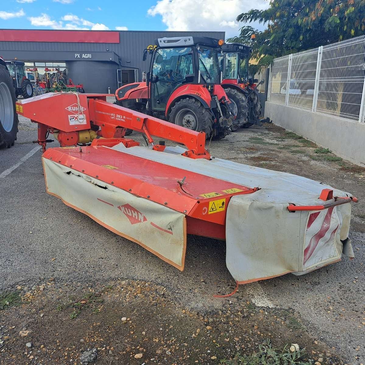 Mähwerk of the type Kuhn FC283 R, Gebrauchtmaschine in UCHAUD (Picture 2)