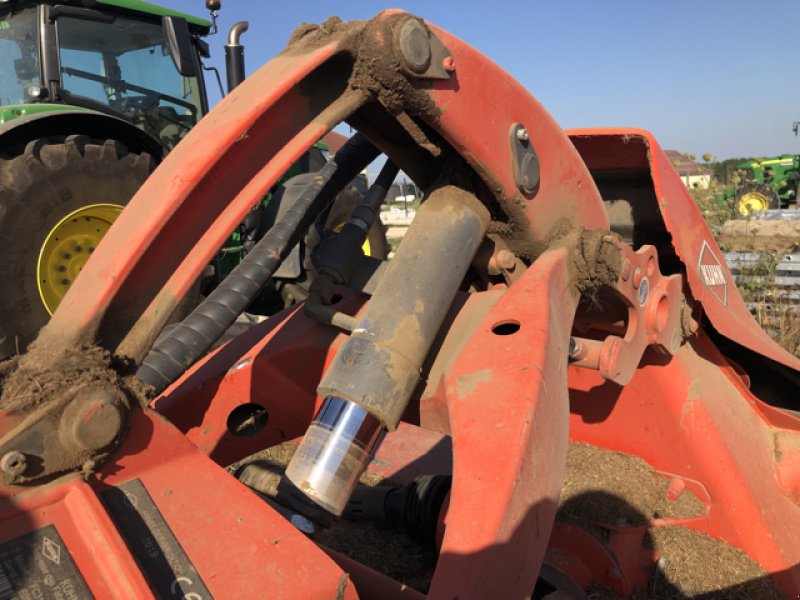 Mähwerk del tipo Kuhn FC3125FF, Gebrauchtmaschine In Varennes le Grand (Immagine 8)