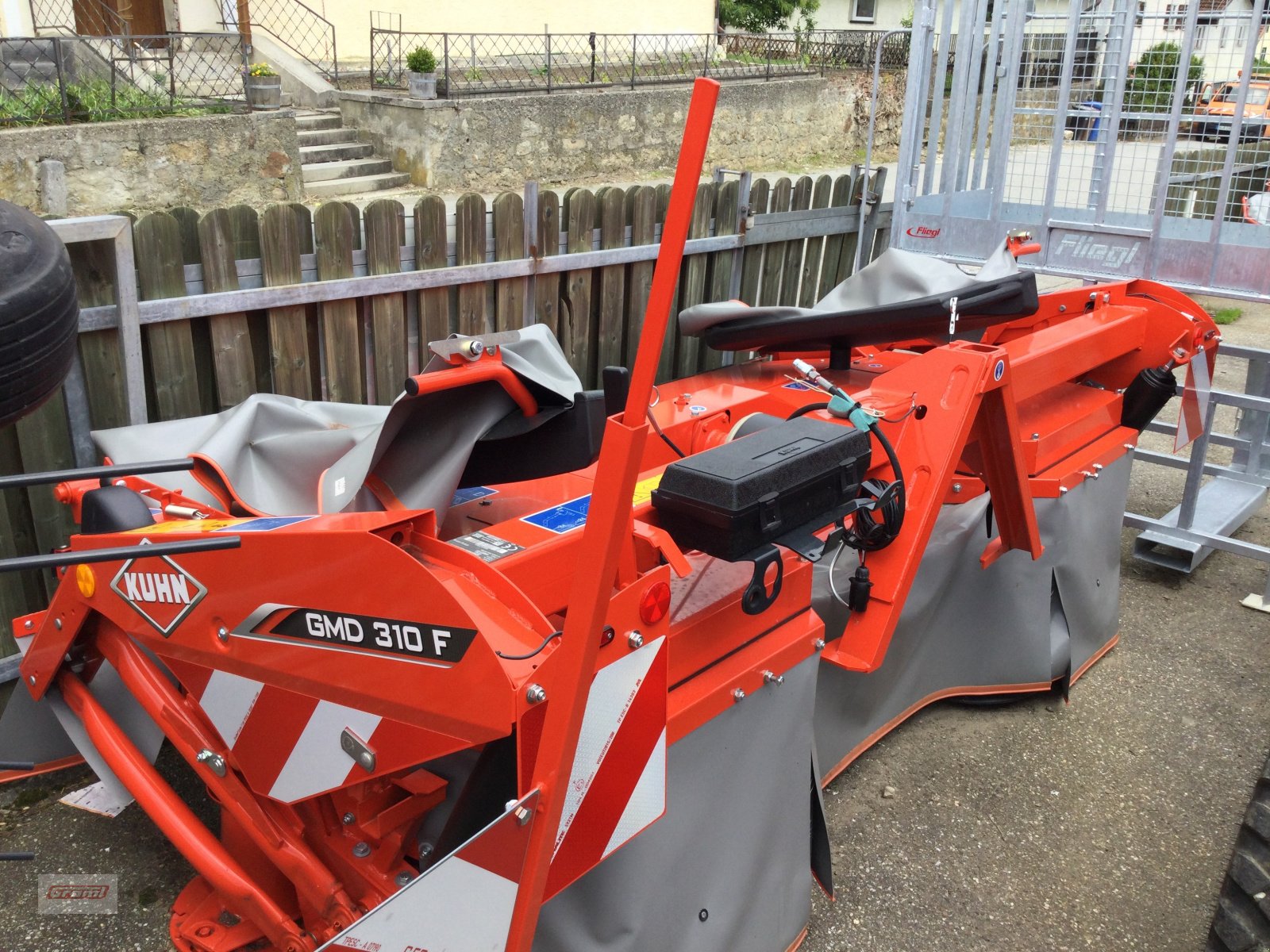Mähwerk des Typs Kuhn GMD 310 F, Neumaschine in Kößlarn (Bild 1)