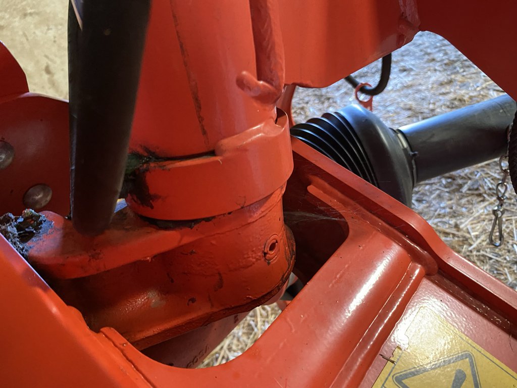 Mähwerk tip Kuhn GMD 310-FF, Gebrauchtmaschine in SAINT FLOUR (Poză 11)