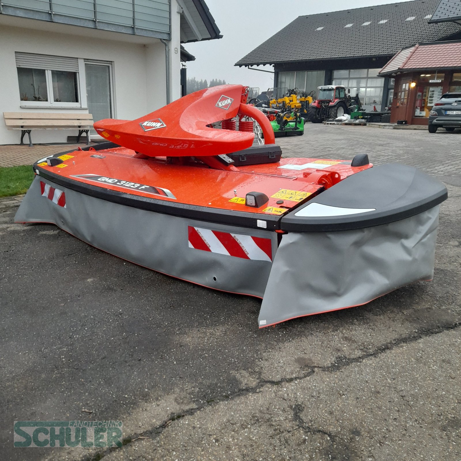 Mähwerk of the type Kuhn GMD 3123 F-FF, Neumaschine in St. Märgen (Picture 2)