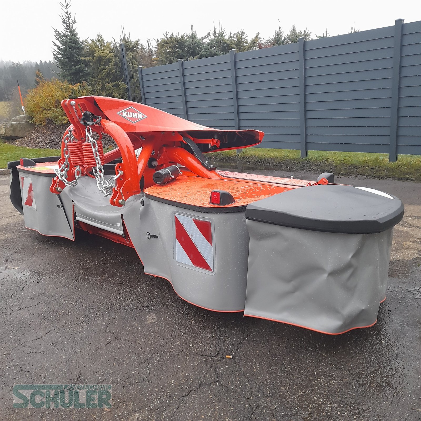 Mähwerk of the type Kuhn GMD 3123 F-FF, Neumaschine in St. Märgen (Picture 1)