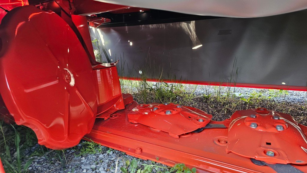 Mähwerk of the type Kuhn GMD 3123 F-FF, Neumaschine in Altendorf (Picture 4)