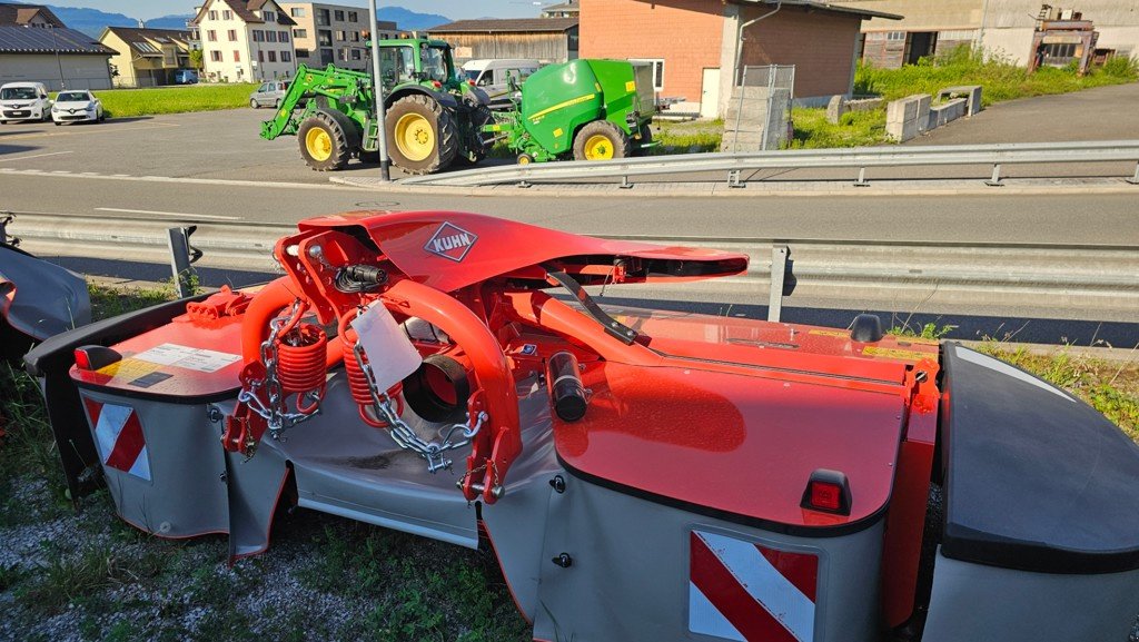 Mähwerk of the type Kuhn GMD 3123 F-FF, Neumaschine in Altendorf (Picture 3)