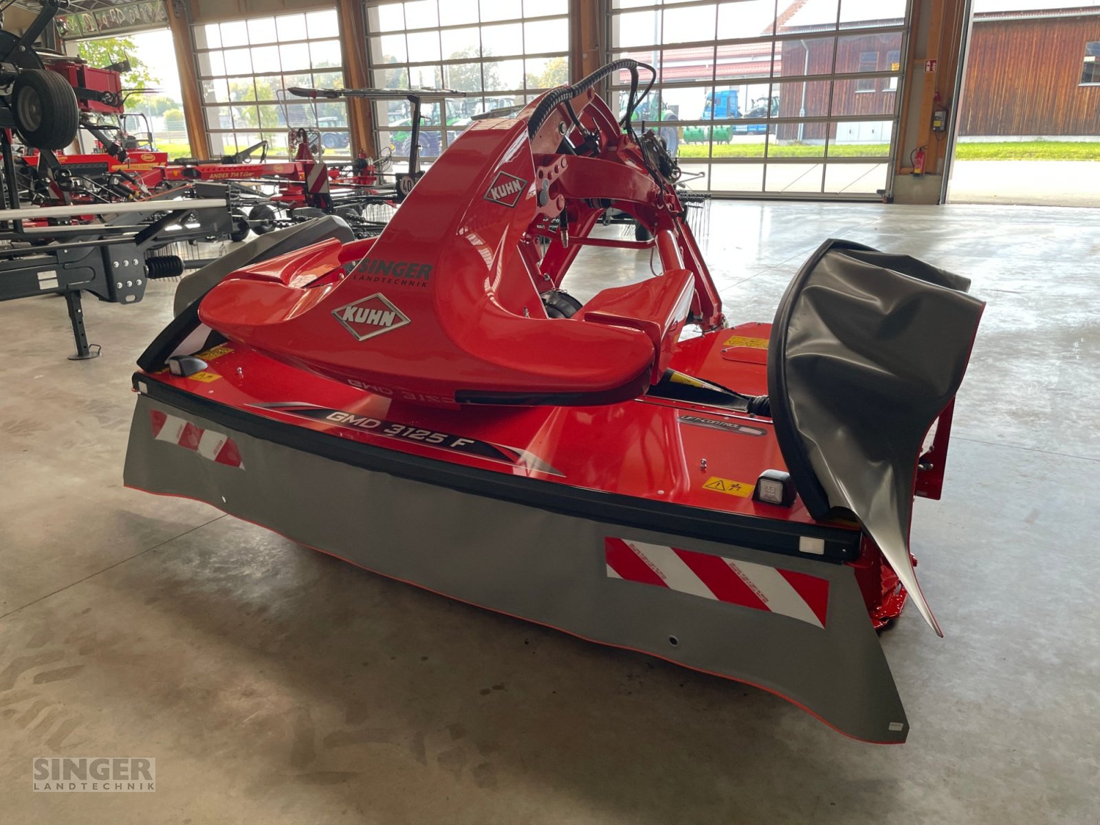Mähwerk of the type Kuhn GMD 3125 F-FF, Neumaschine in Ebenhofen (Picture 1)