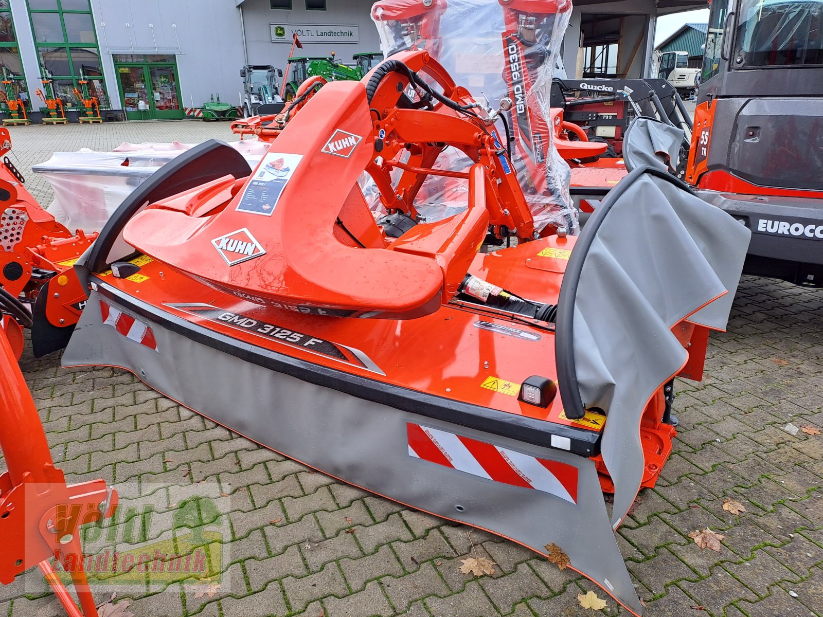 Mähwerk of the type Kuhn GMD 3125 F-FF, Neumaschine in Hutthurm bei Passau (Picture 2)