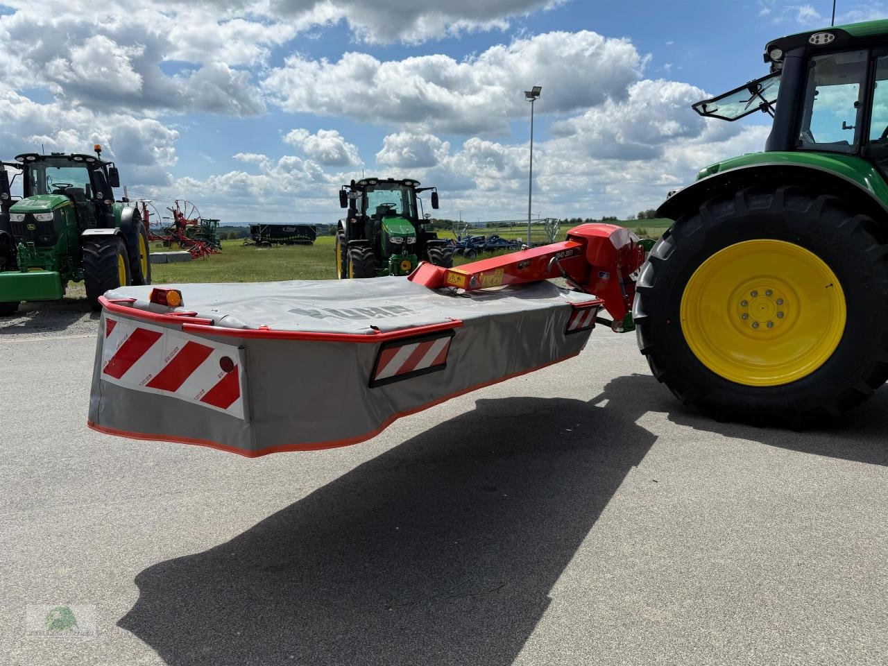 Mähwerk of the type Kuhn GMD 3511-FF, Neumaschine in Hofheim (Picture 3)