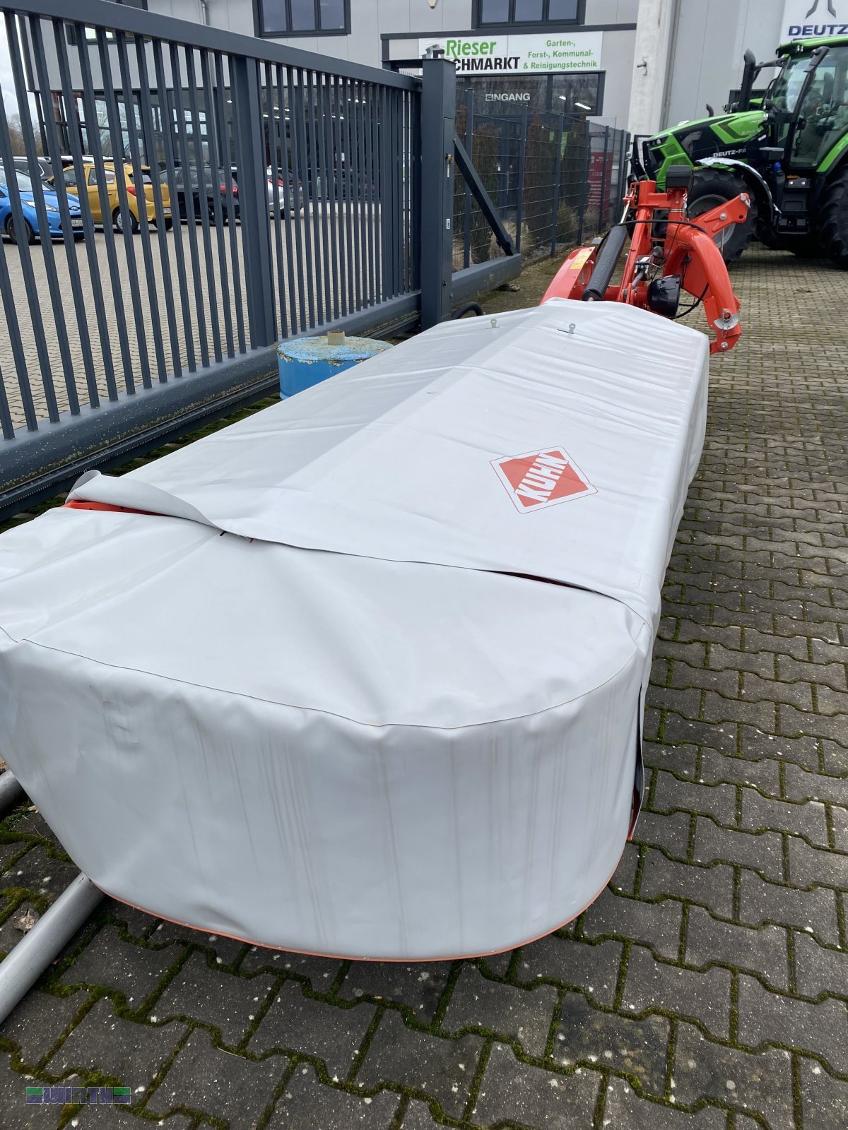 Mähwerk of the type Kuhn GMD 355 FF, hydraulische Rückwenkung, Neumaschine in Buchdorf (Picture 1)