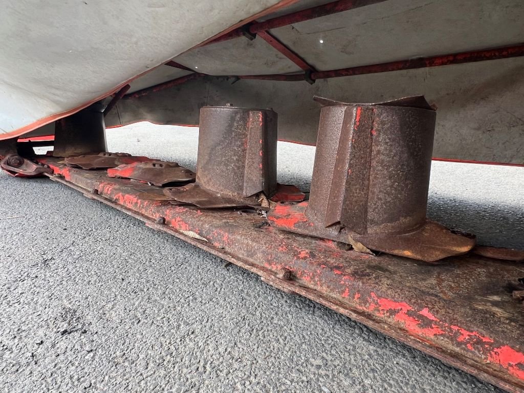 Mähwerk of the type Kuhn GMD 4410 FF, Gebrauchtmaschine in Dol-de-Bretagne (Picture 7)