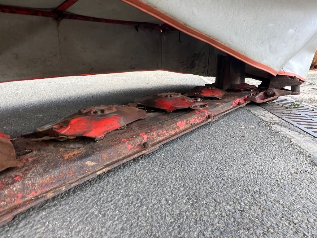 Mähwerk of the type Kuhn GMD 4410 FF, Gebrauchtmaschine in Dol-de-Bretagne (Picture 5)