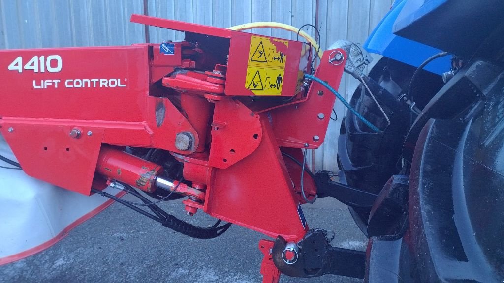 Mähwerk typu Kuhn GMD 4410FF, Gebrauchtmaschine v ENNEZAT (Obrázek 2)