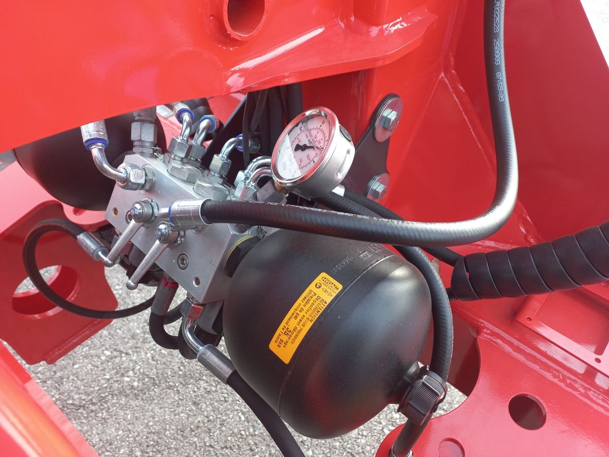 Mähwerk Türe ait Kuhn GMD 8730, Vorführmaschine içinde Saxen (resim 8)