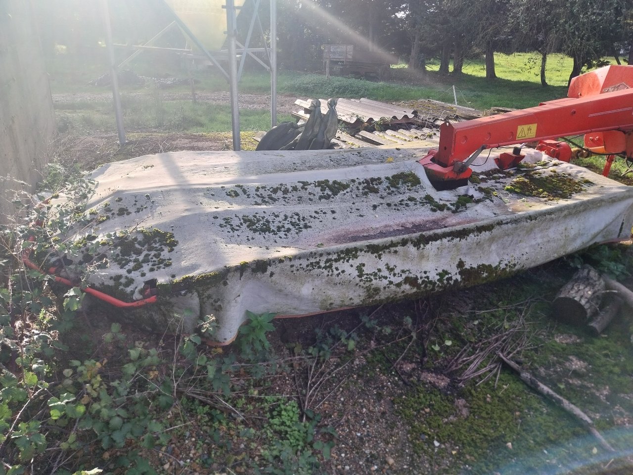 Mähwerk от тип Kuhn GMD 902, Gebrauchtmaschine в CREZANCY EN SANCERRE (Снимка 8)