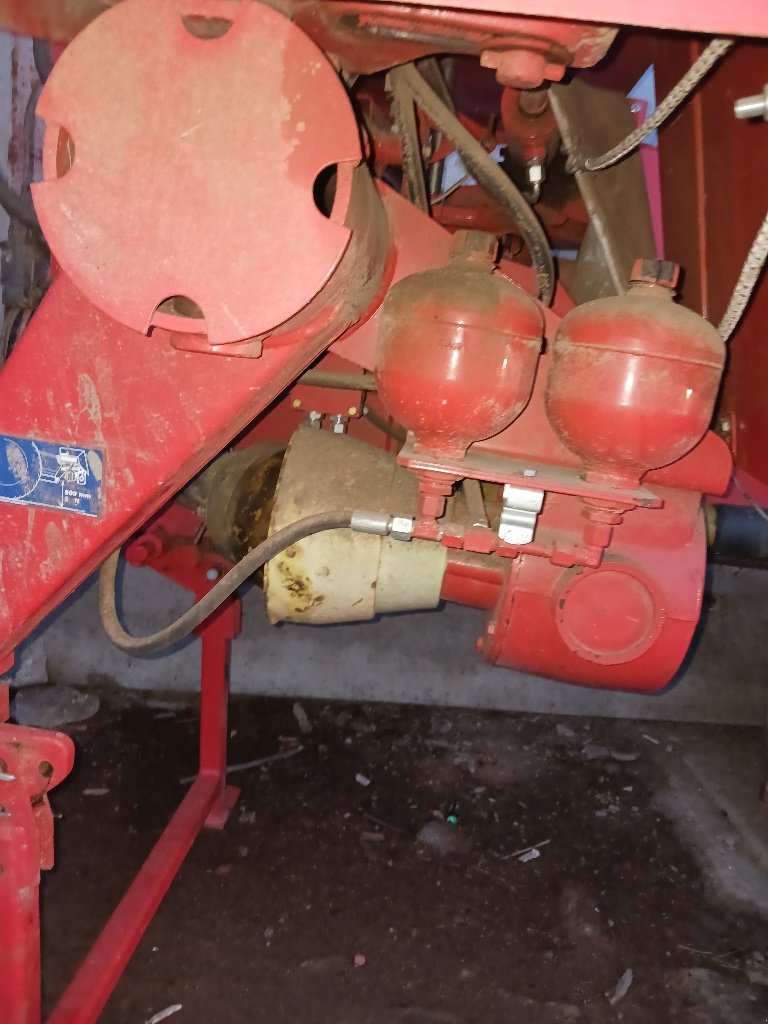 Mähwerk от тип Kuhn Gmd 902, Gebrauchtmaschine в SAINT HILAIRE EN MORVAN (Снимка 5)