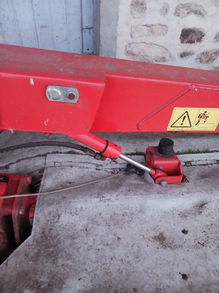 Mähwerk от тип Kuhn Gmd 902, Gebrauchtmaschine в SAINT HILAIRE EN MORVAN (Снимка 2)